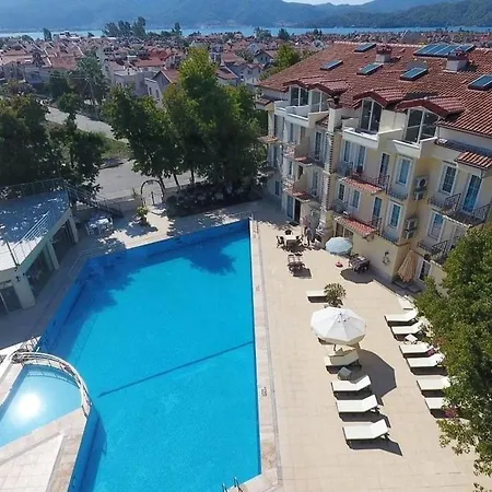 Regum Life Hotel *